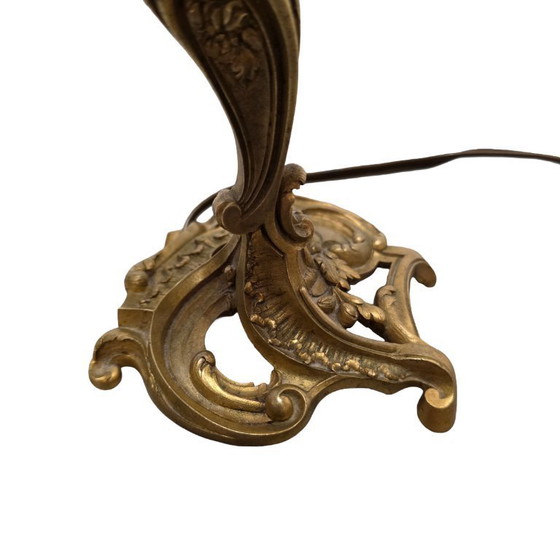 Image 1 of Lámpara de mesa de bronce de estilo rococó
