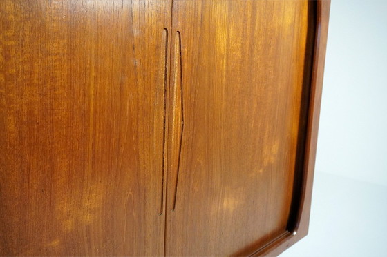 Image 1 of Teakhouten highboard van Sofus Jørgensen, Denemarken 1960