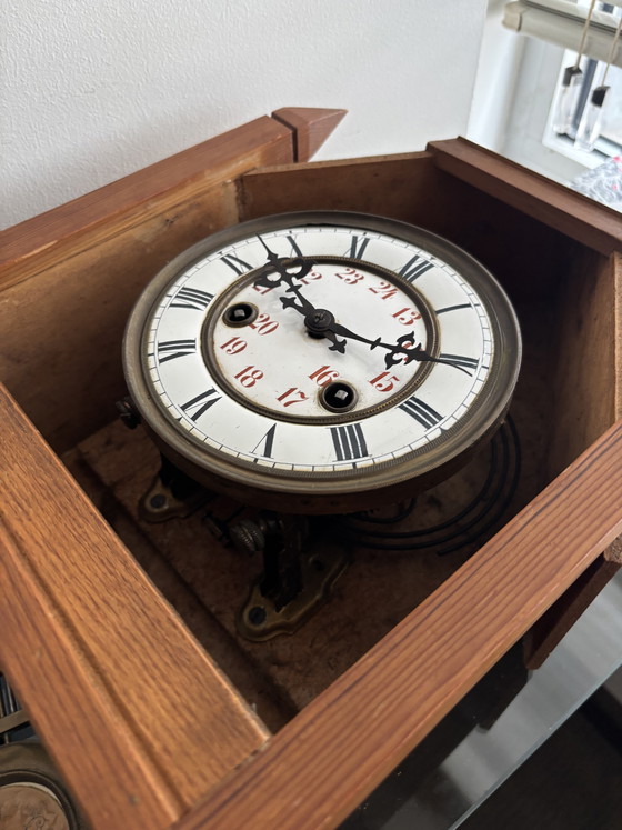 Antike Wanduhr mit Pendel – Uhren, Metal, Wood (photo 5 of 6)