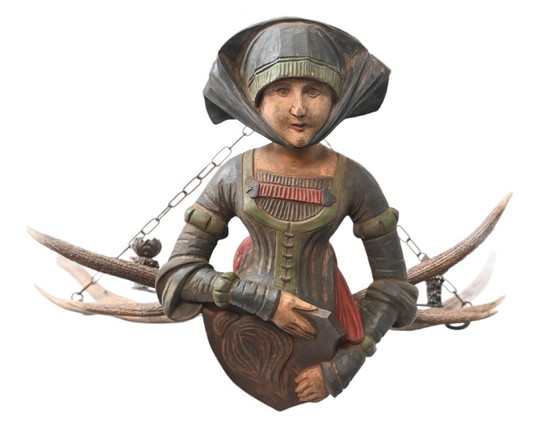 Image 1 of Candelabros de madera que representan a una dama noble medieval