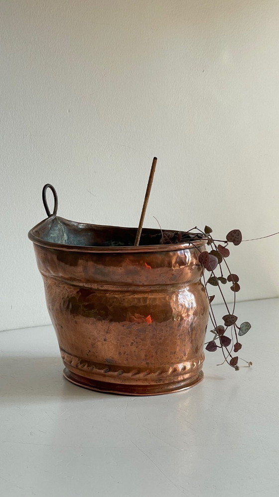 Image 1 of Antieke hangende plantenbak van koper en staal