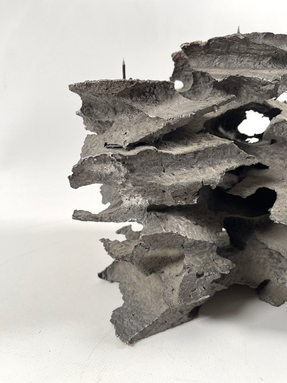 Image 1 of Bougeoir sculptural de style brutaliste en aluminium massif moulé