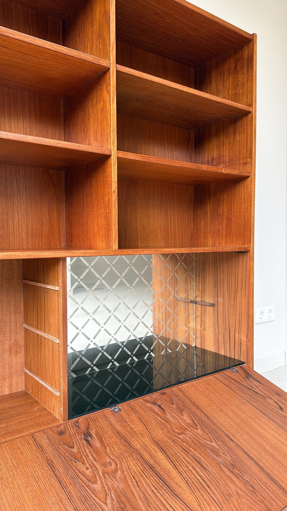 Image 1 of Mobiletto/libreria in legno d'epoca