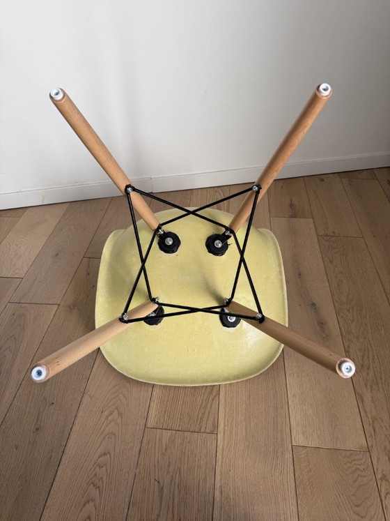 DSW Eames Herman Miller US Edit 50s 60s Design No Vitra Knoll Yellow – Dining chairs, Fiberglass (photo 4 of 10)