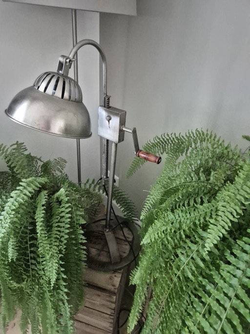 Two Beautiful Gutmann Factory Vintage Table lamps! – tafellampen, polished steel, Iron (photo 2 of 7)