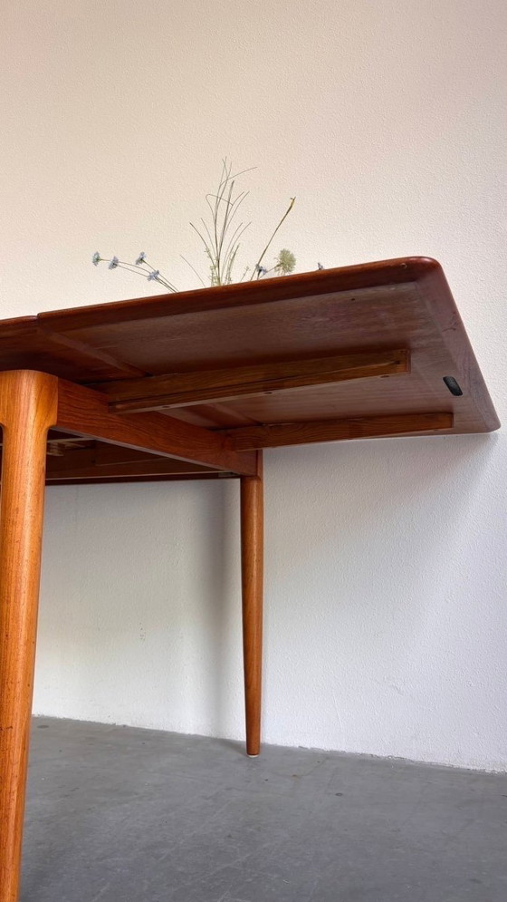 Image 1 of Table de salle à manger vintage en teck carré