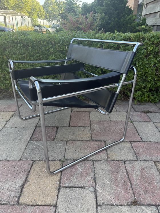Image 1 of Silla Wassily