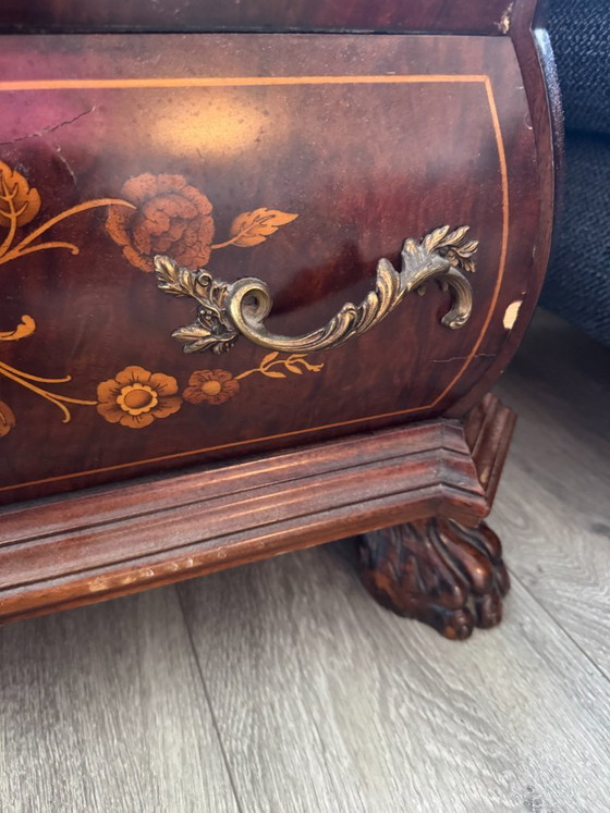 Image 1 of Nederlands schrijfbureau met bloemenmarqueterie