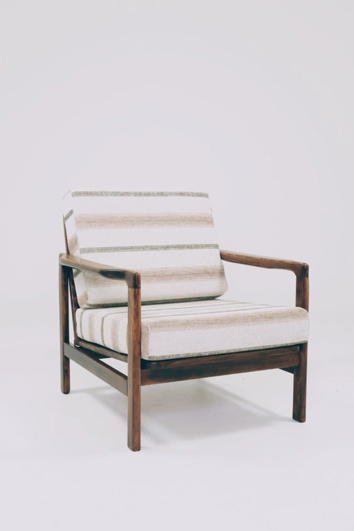 Fauteuil vintage avec coussins en tissu rayé de style naturel, Mid Century Design