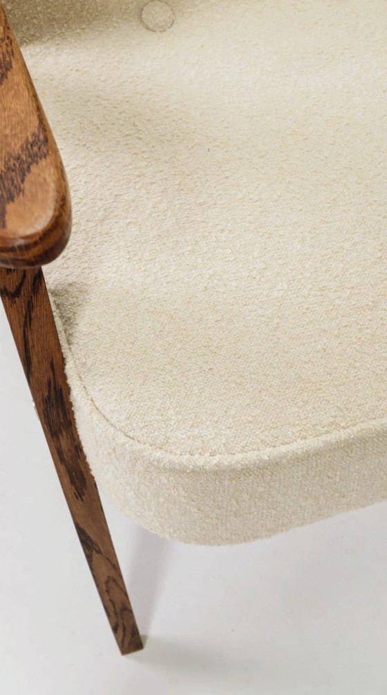Image 1 of Sedia da salotto vintage in legno di quercia e imbottitura in bouclè Design scandinavo, restaurata, 1960