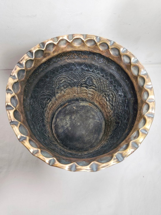 Image 1 of Macetero de bronce. España, década de 1980.