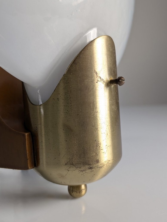 Image 1 of Vintage wandlamp van hout, messing en tweekleurig glas, Italië, jaren 70