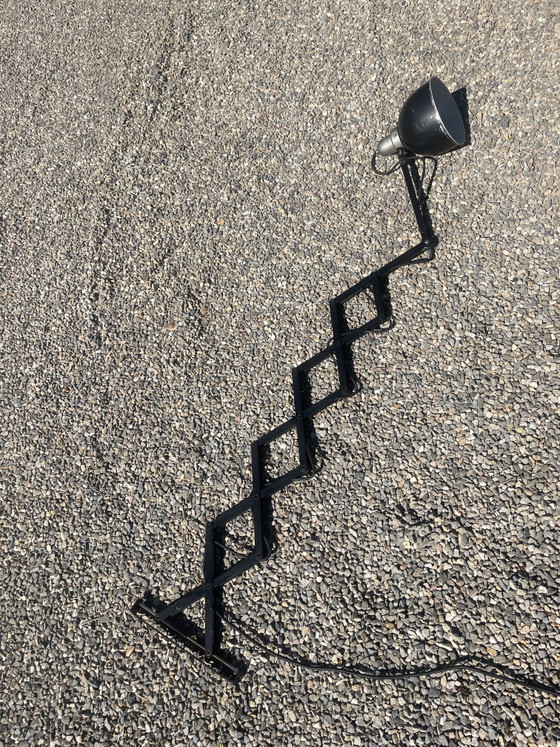 Image 1 of Vintage schaarlamp. Jaren 50 industrieel design wandlamp