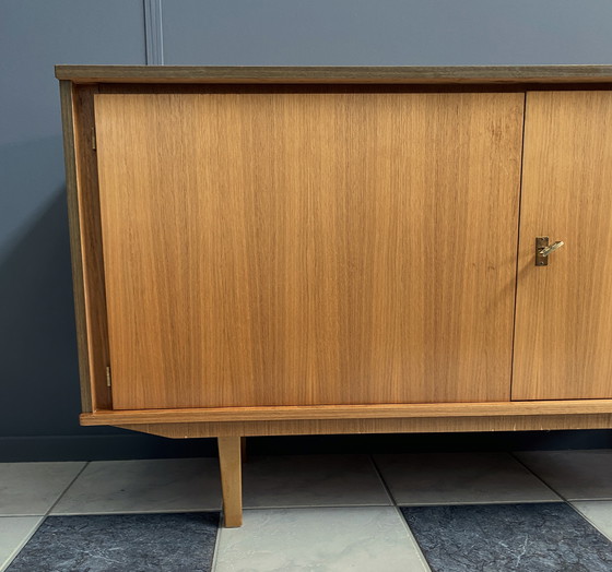 Image 1 of Buffet en bois à 2 portes de Suède