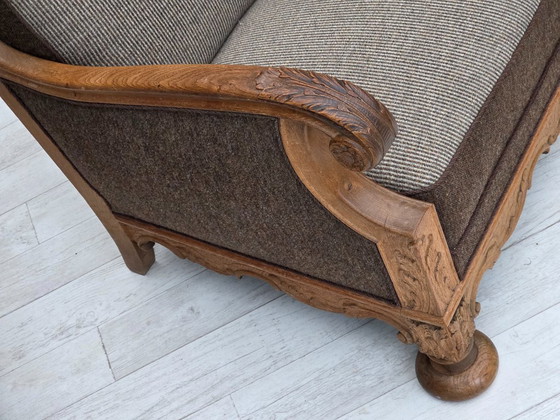 Image 1 of 1950er Jahre, dänisches 3-Sitzer-Sofa, Möbelwolle, massives geschnitztes Eichenholz.