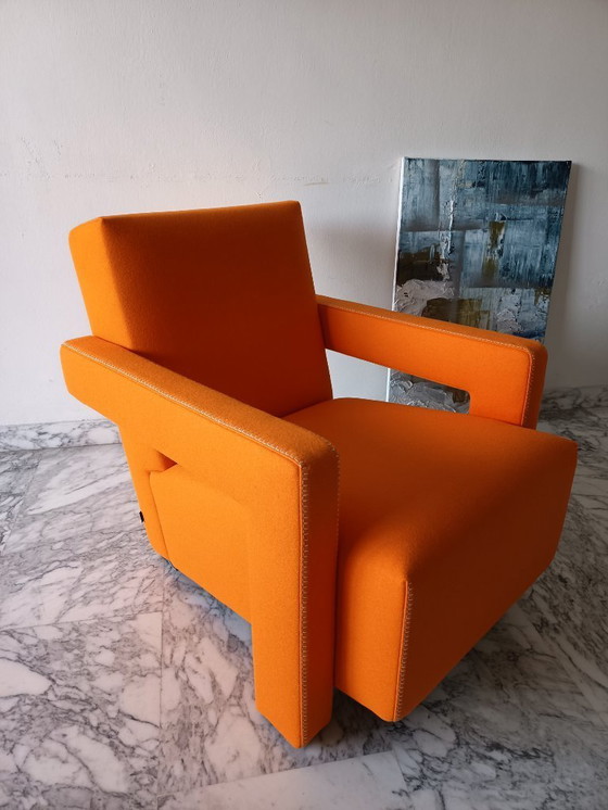 Image 1 of Fauteuil CASSINA Utrecht 637 en Laine Kvadrat Orange 13L par Gerrit Thomas Rietveld