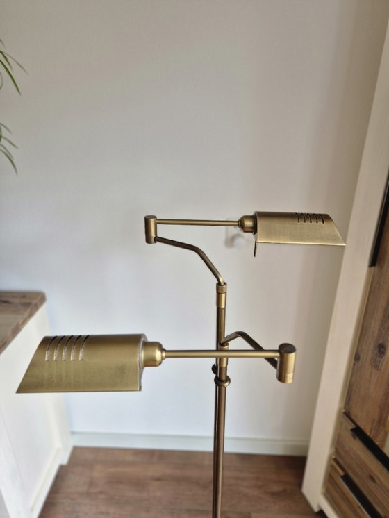 Image 1 of Dubbele Leeslamp - Vloerlamp - Notaris vloerlamp - Dimmer - Metaal - Koper/Bronskleurig - In hoogte verstelbaar - Zwenkarm.