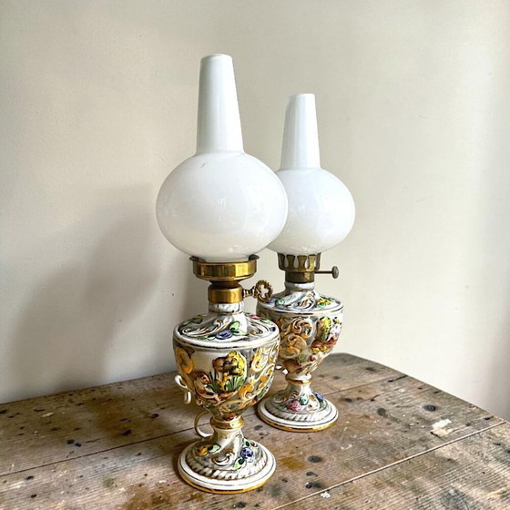 Pair of Limited Edition Portuguese Porcelain Table Lamps, by Alcobaca – Alcobaça (photo 4 of 18)