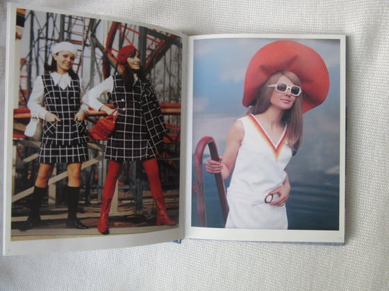 Image 1 of OFF THE WALL Oost-Duits modeboek 1964-1980 fotogeschiedenis hardcover