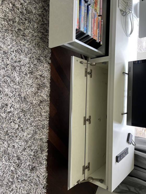 Image 1 of Interlubke Cube lage wandkast wit 2 laden 1 klep