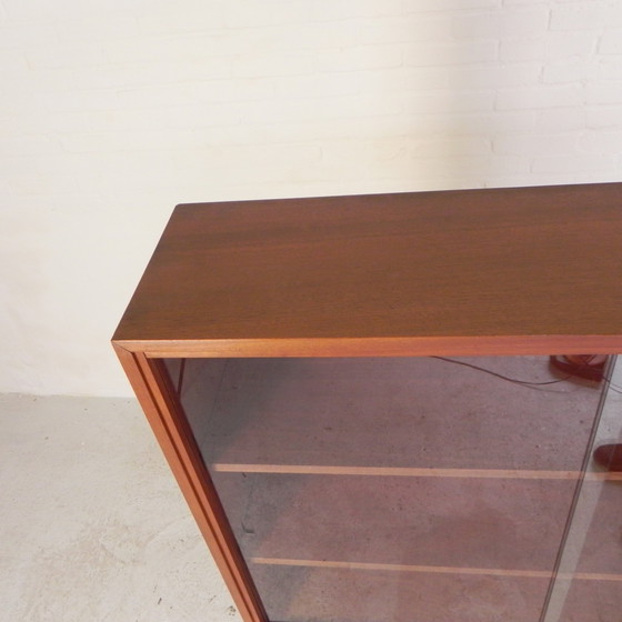 Image 1 of Vetrina con 4 ante scorrevoli in vetro, Musterring, anni '60