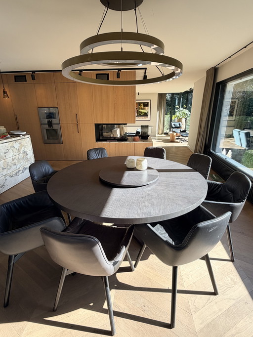 Maxalto Xilos eetkamer tafel 1.80m diameter (8stoelen optioneel)