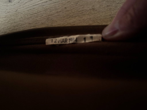 Sedia Eames Soft Pad (1984) EA217 Pelle Cognac