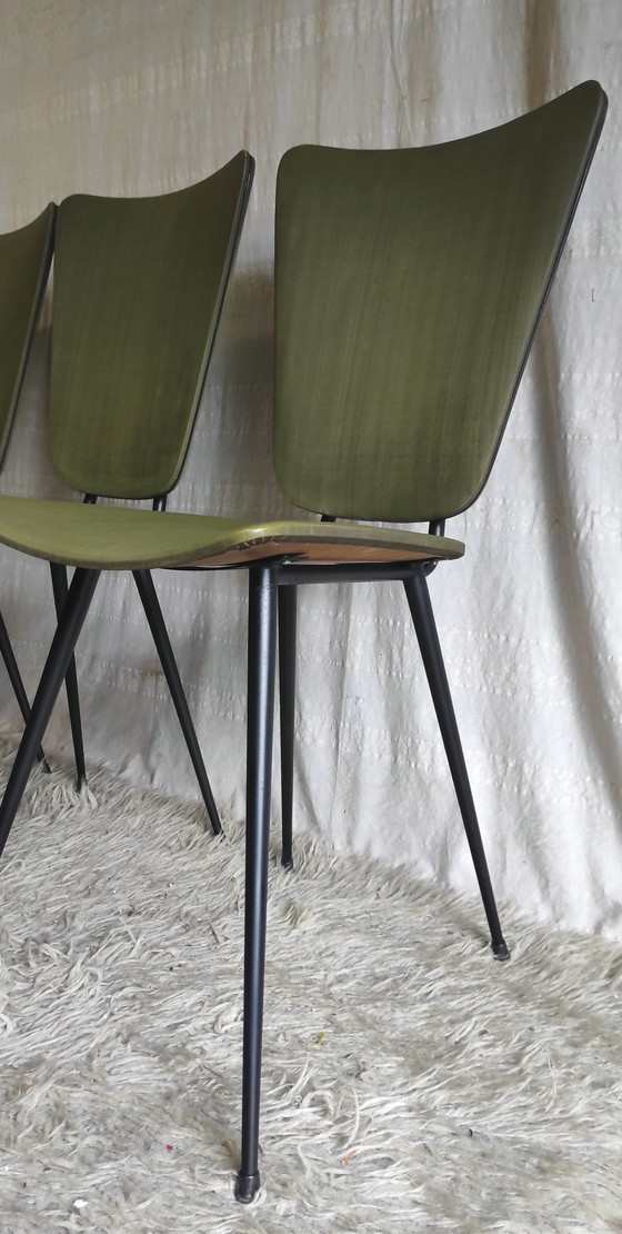 Image 1 of Set aus 4 modernistischen Stühlen aus schwarzem Metall mit grünem Bezug - 1950er Jahre