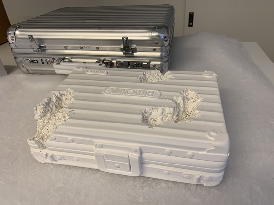 Image 1 of Rimowa x Daniel Arsham Eroded Attache Edizione Limitata