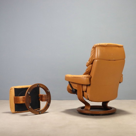 Ekornes Armchair with Footstool – Leather (photo 11 of 13)