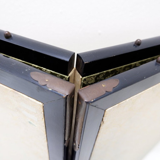 Image 1 of Biombo japonés (byōbu) decorado con flores de loto.