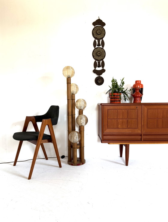Image 1 of Brutalistische vloerlamp, bamboe & glas ‘80
