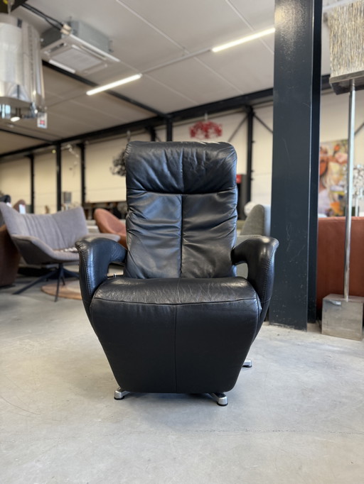 Recliner black leather