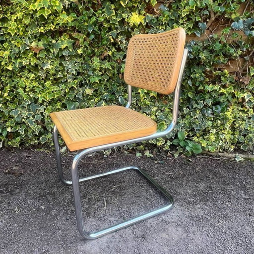 Stuhl aus Holz und Rohrgeflecht im Stil von Marcel Breuer