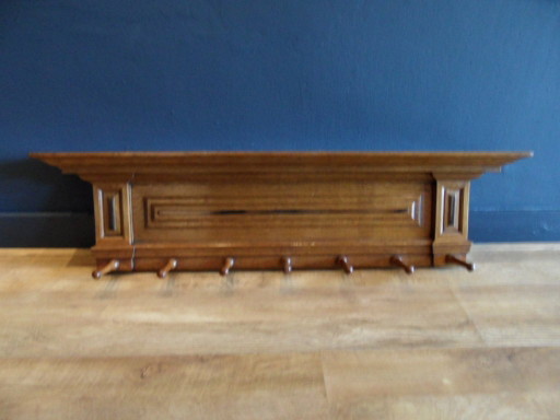 Antike Garderobe