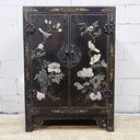 Mobiletto cinese vintage laccato con pietra saponaria e madreperla, decorato con uccelli e fiori, in stile bohémien.
