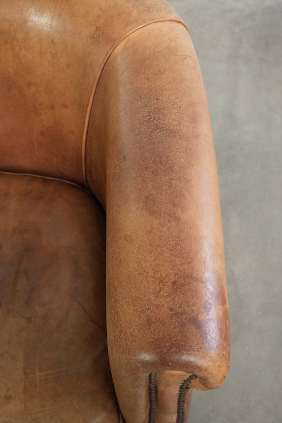 Fauteuil club robuste en cuir de mouton couleur cognac clair, avec clous décoratifs – Wood, Klassiek (photo 8 of 12)