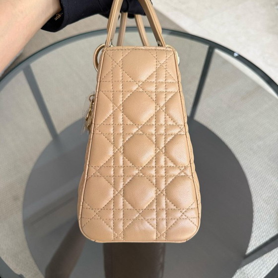 Image 1 of DIOR LADY MEDIUM - PELLE DI AGNELLO CANNAGE BEIGE MARRONE CINTURINO CON FINITURE ORO