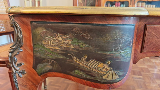 Image 1 of Groot Louis XV-bureau in chinoiserie en palissanderhout - zeldzaam stuk