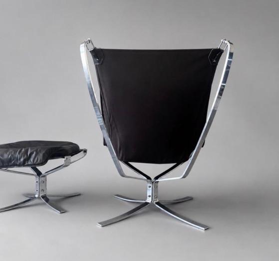 Image 1 of Vintage Falcon loungestoel en voetenbank, Sigurd Resell, chroom