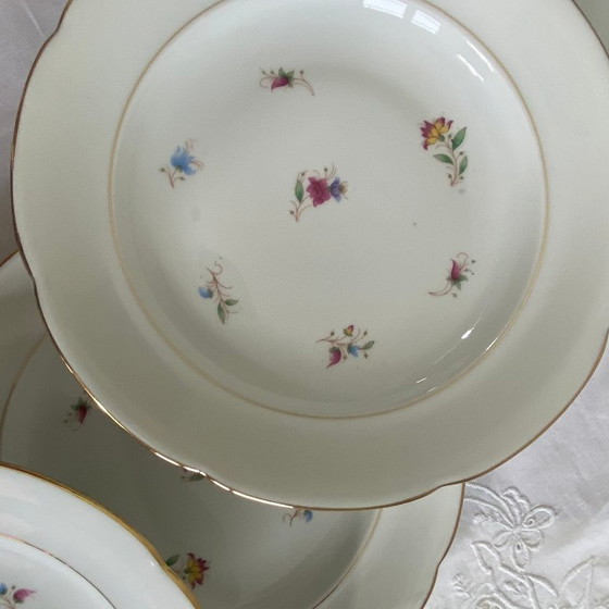 Image 1 of 6 platos hondos antiguos de porcelana con flores y dorados, P L Limoges