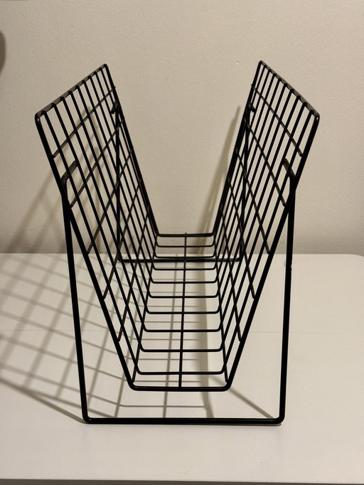 Vintage draadstaal tijdschriftenrek 70s – minimalistisch zwart metaal – stijl Pilastro / Braakman