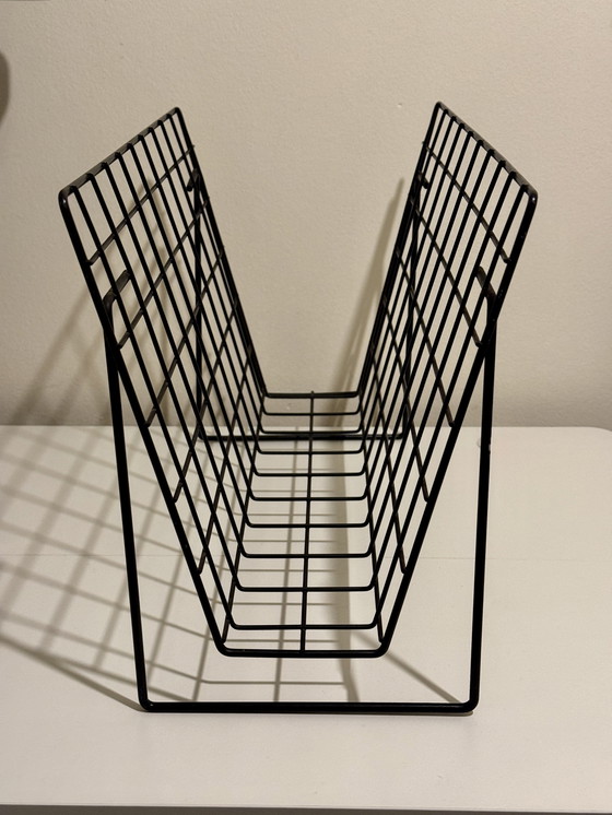 Image 1 of Vintage draadstaal tijdschriftenrek 70s – minimalistisch zwart metaal – stijl Pilastro / Braakman