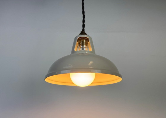 Image 1 of Lampada da soffitto vintage industriale dipinta di beige, anni 2000