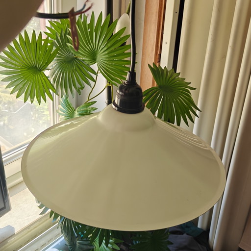 Lampada a sospensione dal design vintage in alluminio laccato bianco – Retro / Industriale