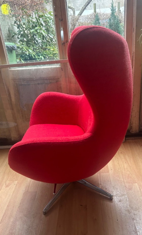 Image 1 of Réplica de la silla Red Egg