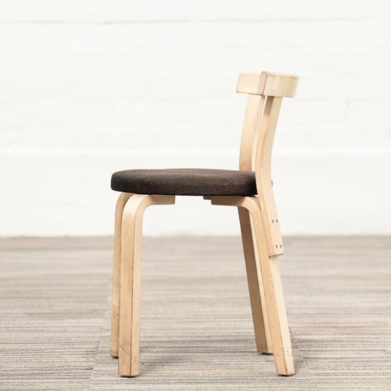 Image 1 of Silla de comedor apilable Artek 68