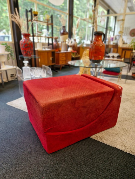 Image 1 of Divano pieghevole vintage in velluto rosso