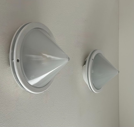 Coppia di applique vintage, vetro sabbiato e metallo, Prisma Italia 1980