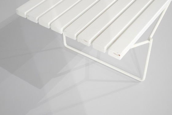 Image 1 of Panca "400" in legno bianco di Harry Bertoia per Knoll International.